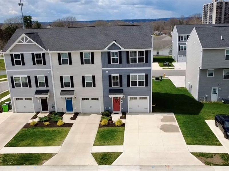 114 Slate Ridge Drive , Unit 9, Barberton, OH 44203 Photo 4