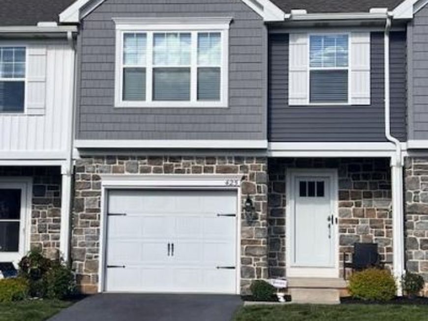 425 Mayapple Dr, Annville, PA 17003 Main Photo