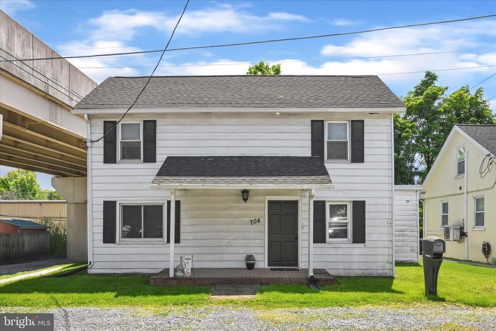 704 Square Street, Mount Joy, PA 17552 Main Photo
