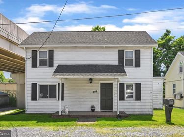 704 SQUARE STREET, MOUNT JOY, PA 17552