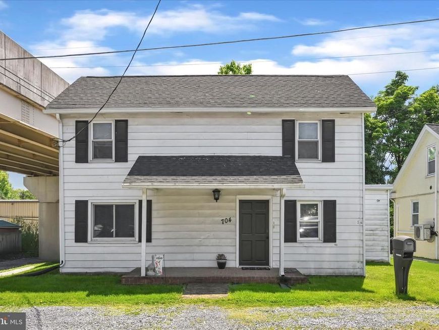 704 Square Street, Mount Joy, PA 17552 Main Photo