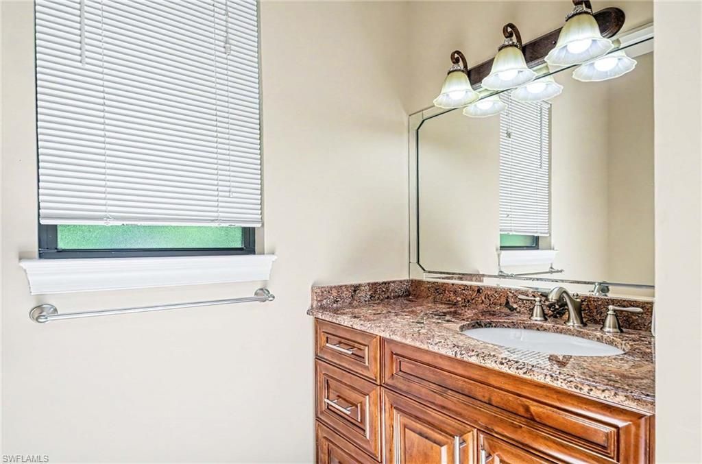 672 Fairway Ter, Naples, FL 34103 Photo
