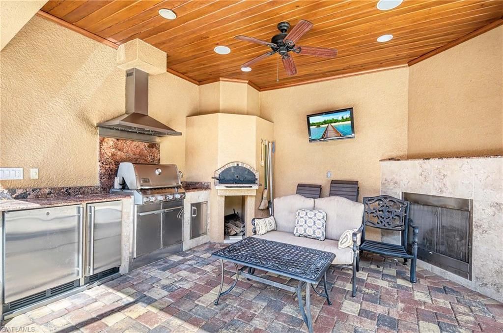 672 Fairway Ter, Naples, FL 34103 Photo