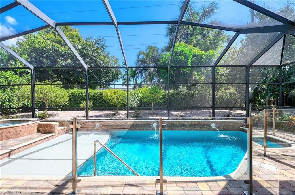 672 Fairway Ter, Naples, FL 34103 Photo