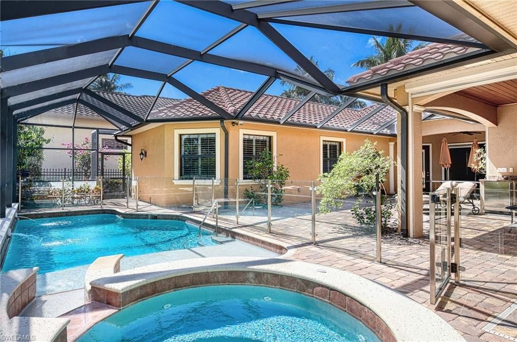 672 Fairway Ter, Naples, FL 34103 Photo