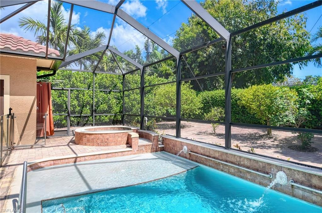 672 Fairway Ter, Naples, FL 34103 Photo