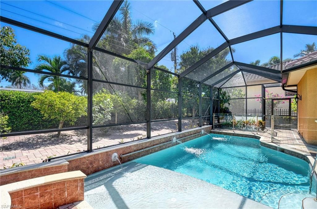 672 Fairway Ter, Naples, FL 34103 Photo