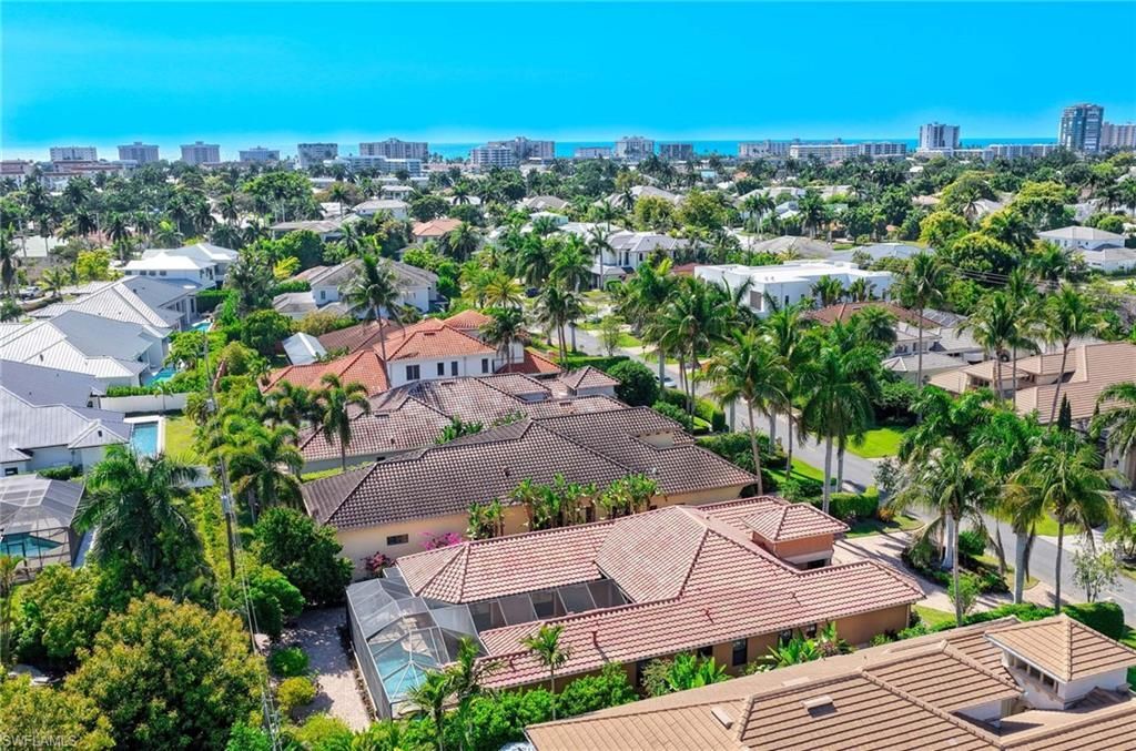 672 Fairway Ter, Naples, FL 34103 Photo