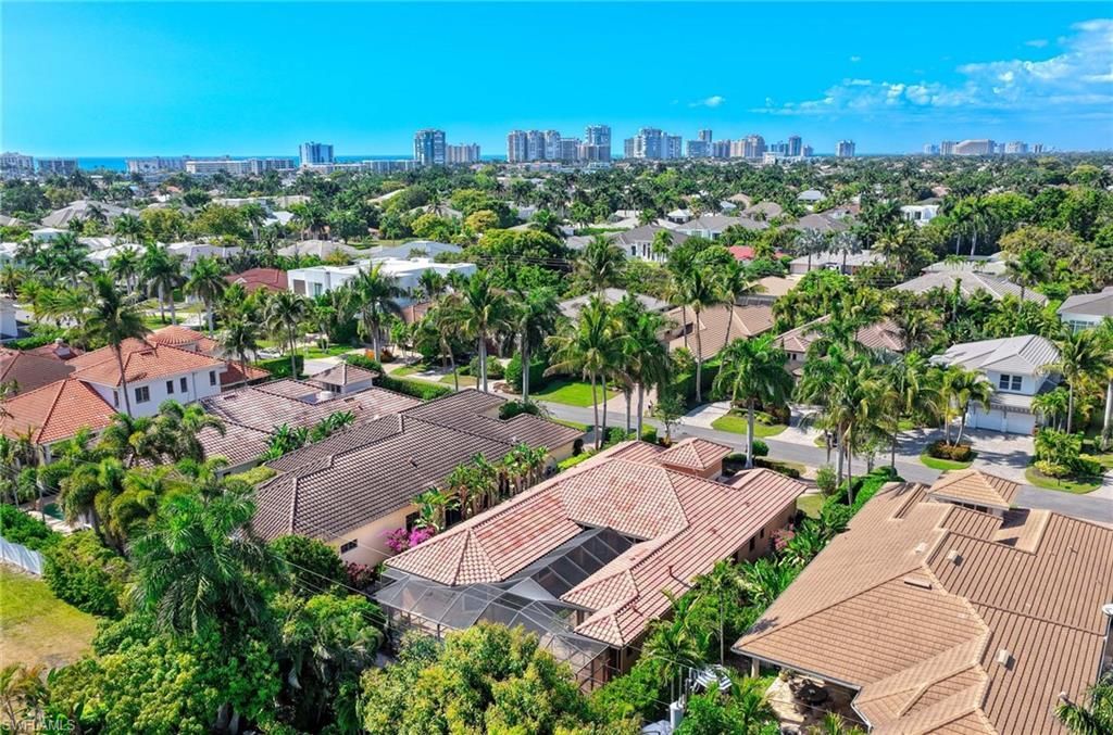 672 Fairway Ter, Naples, FL 34103 Photo