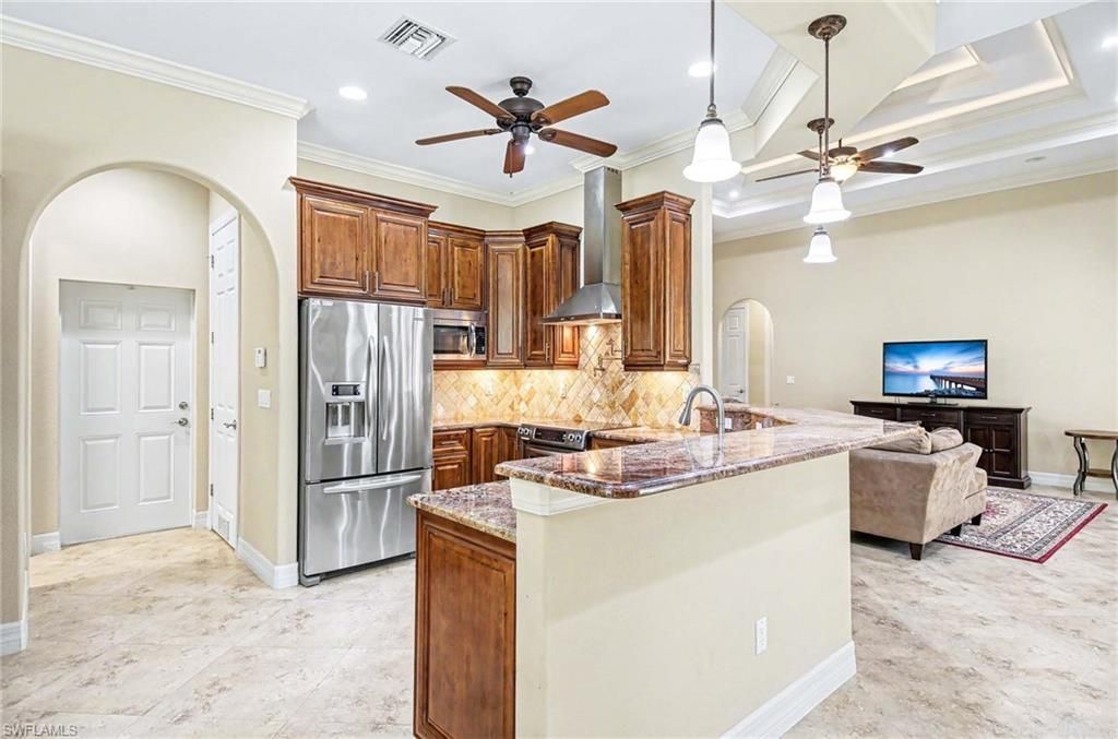 672 Fairway Ter, Naples, FL 34103 Photo