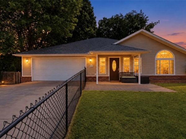 20782 Lakeshore Drive, Springdale, AR 72764