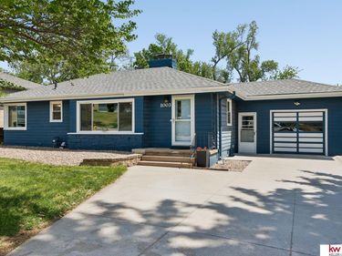 1003 Parkway Drive , Bellevue, NE 68005