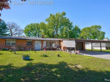 4202 Greenbrook Lane, Flint, MI 48507