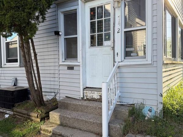 742 Olympia Street SW, Grand Rapids, MI 49503