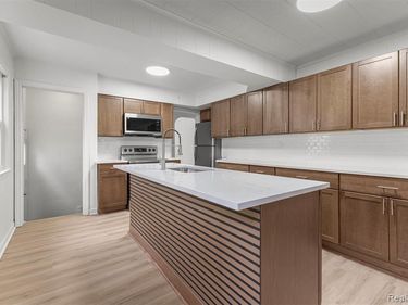 3360 Alice Street, Dearborn, MI 48124