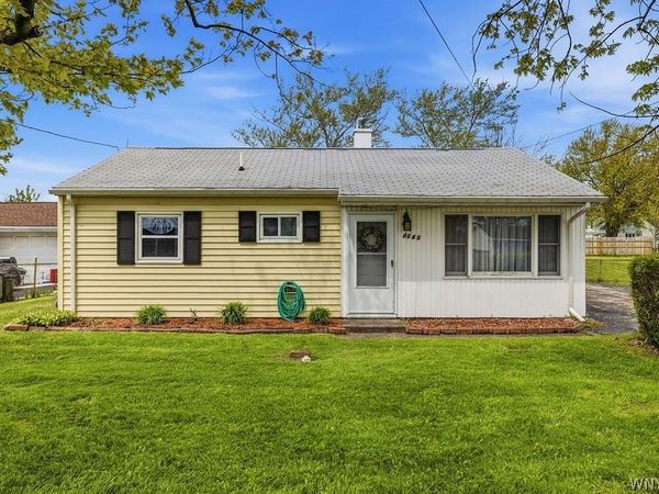 4540 Isherwood Drive, Niagara Falls, NY 14305