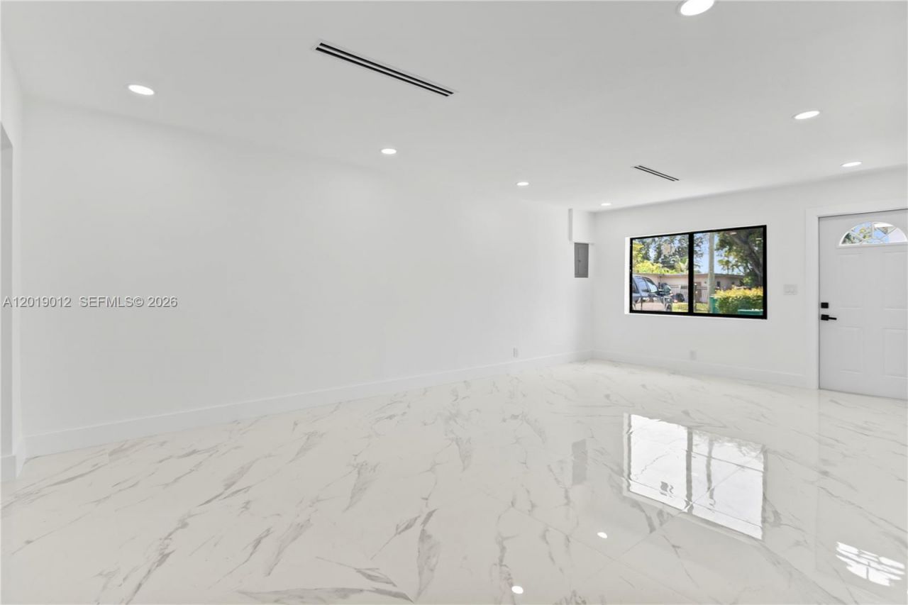 12035 SW 214th Ter, Miami, FL 33177 Photo