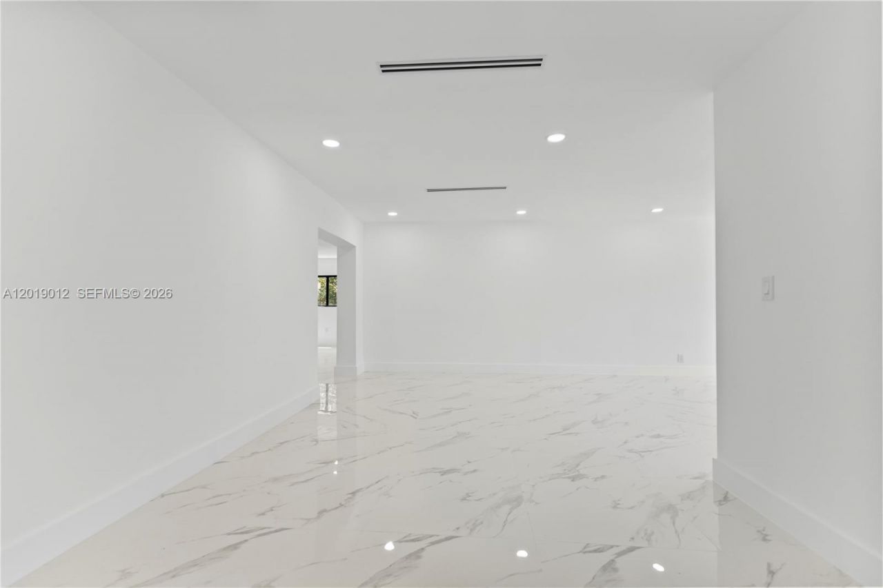 12035 SW 214th Ter, Miami, FL 33177 Photo