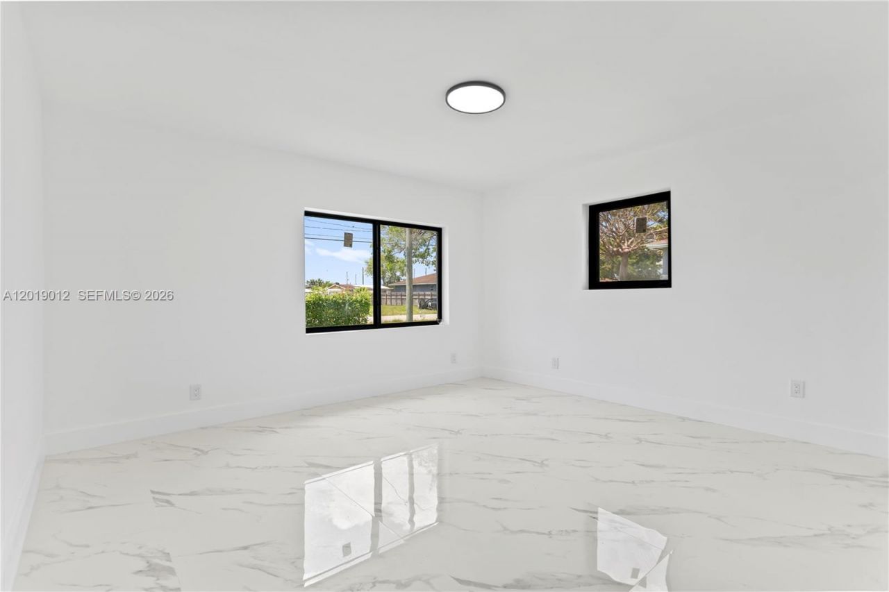 12035 SW 214th Ter, Miami, FL 33177 Photo