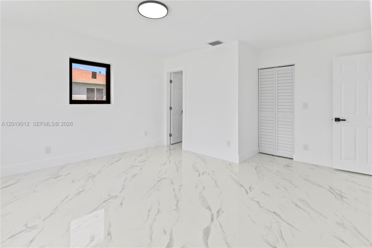 12035 SW 214th Ter, Miami, FL 33177 Photo
