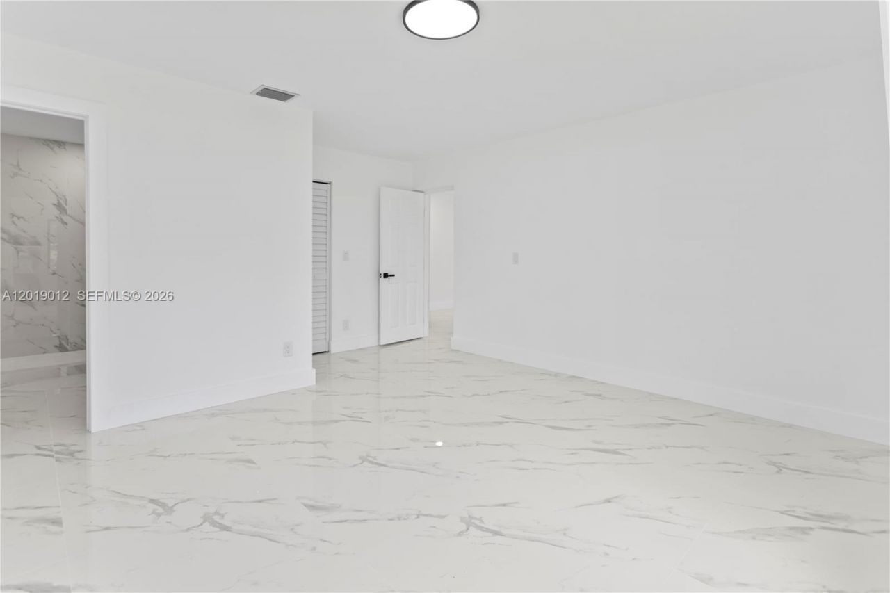 12035 SW 214th Ter, Miami, FL 33177 Photo