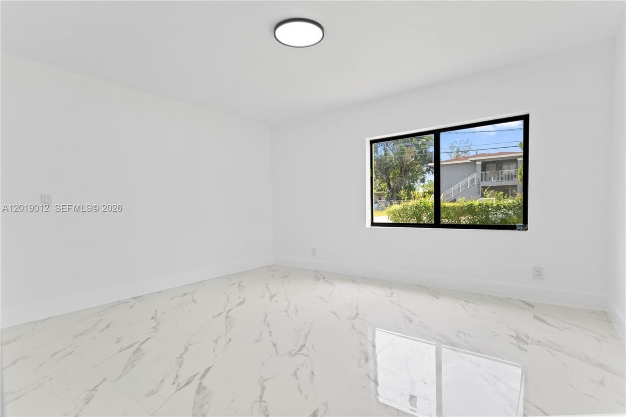 12035 SW 214th Ter, Miami, FL 33177 Photo