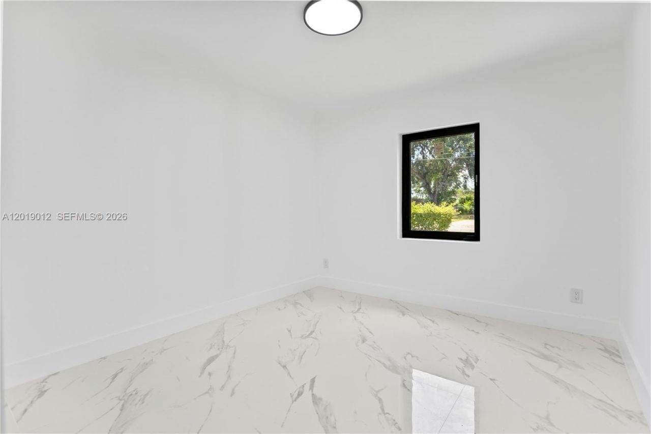 12035 SW 214th Ter, Miami, FL 33177 Photo