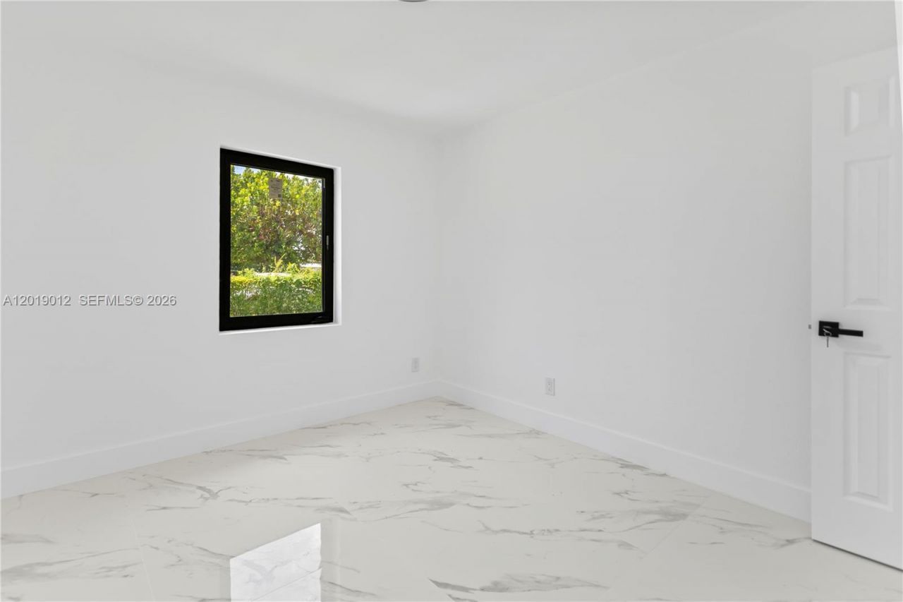 12035 SW 214th Ter, Miami, FL 33177 Photo