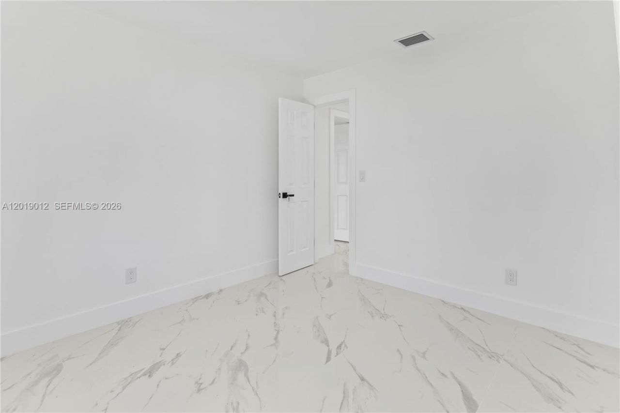 12035 SW 214th Ter, Miami, FL 33177 Photo