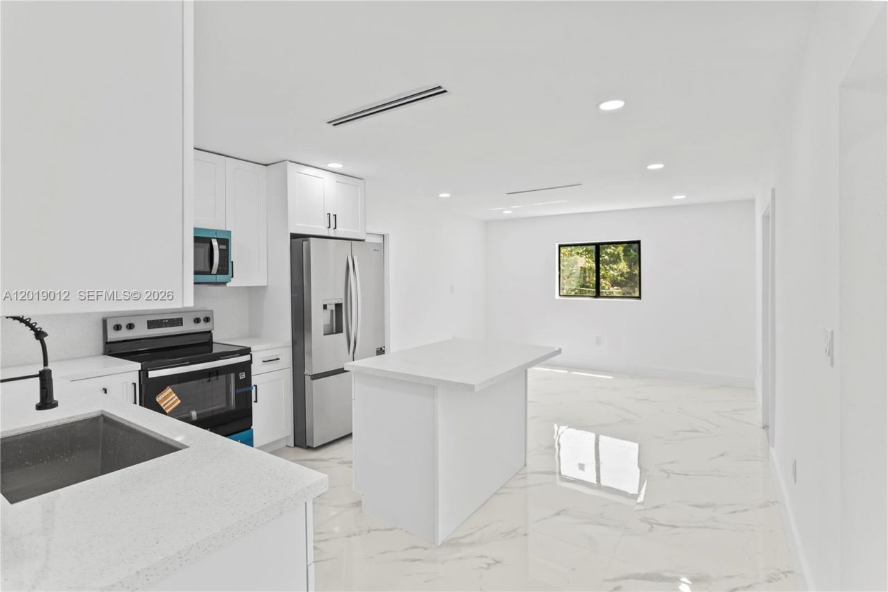 12035 SW 214th Ter, Miami, FL 33177 Photo