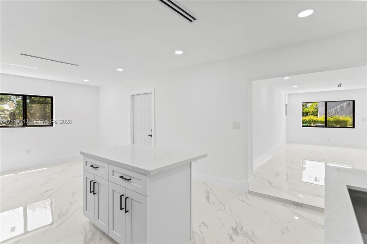 12035 SW 214th Ter, Miami, FL 33177 Photo