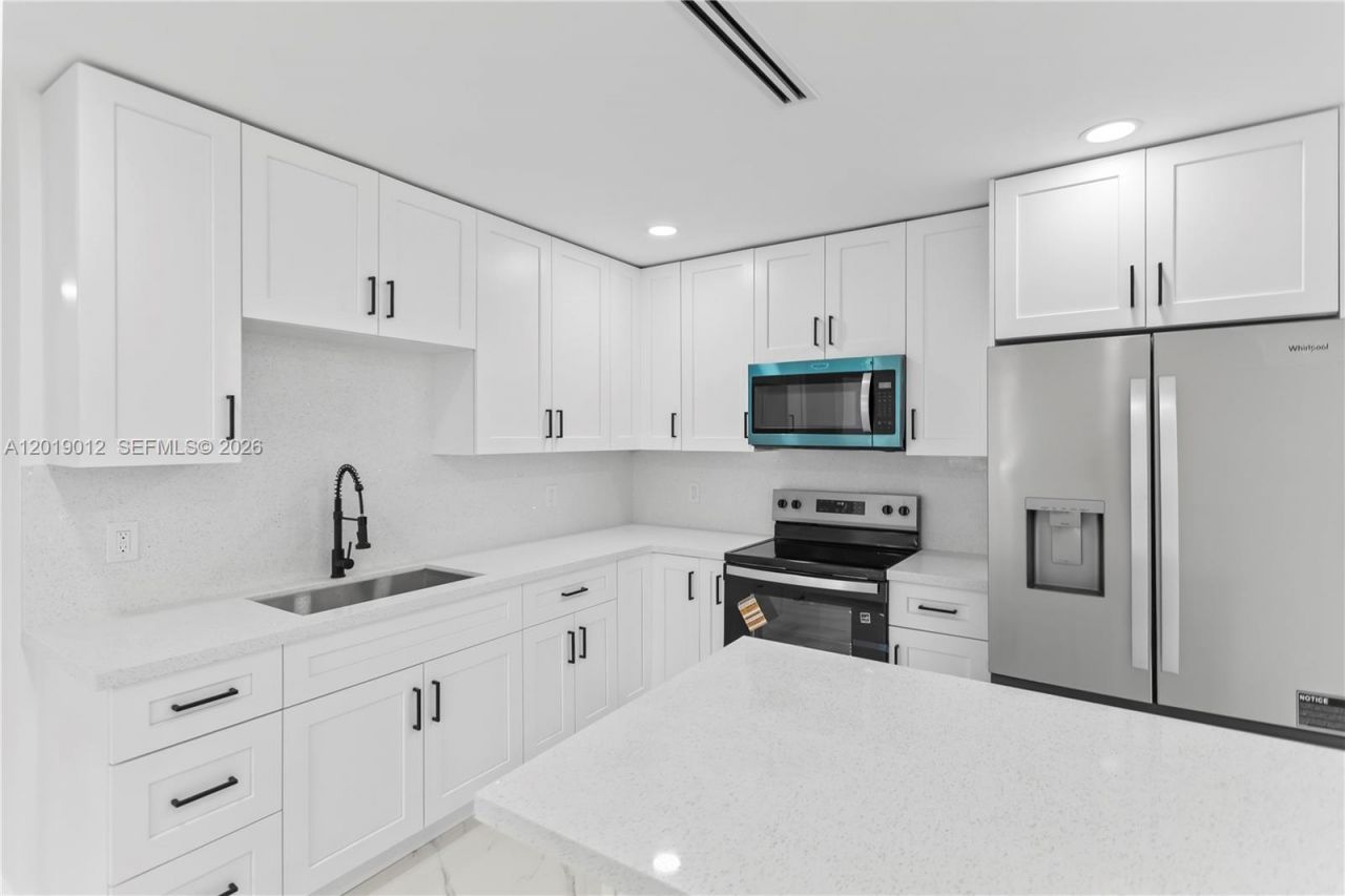 12035 SW 214th Ter, Miami, FL 33177 Photo
