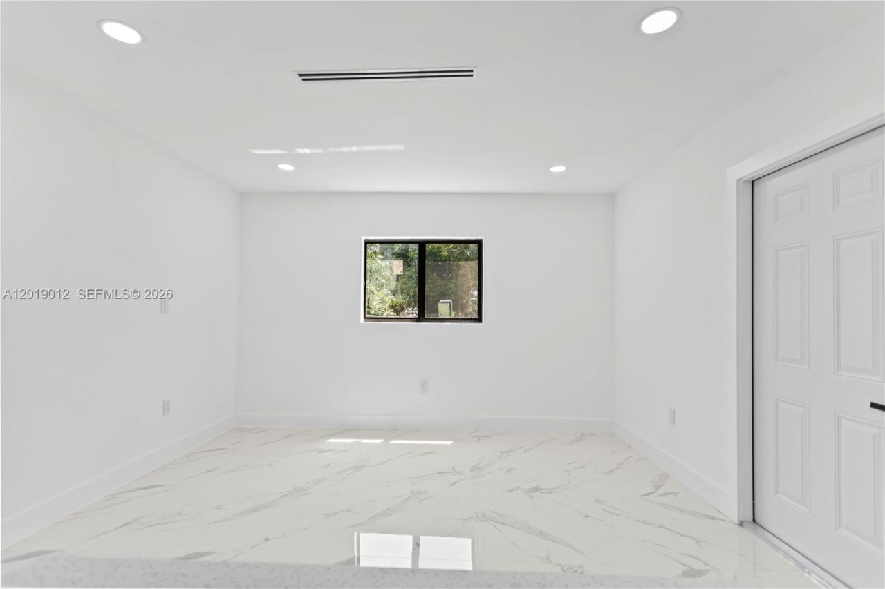 12035 SW 214th Ter, Miami, FL 33177 Photo