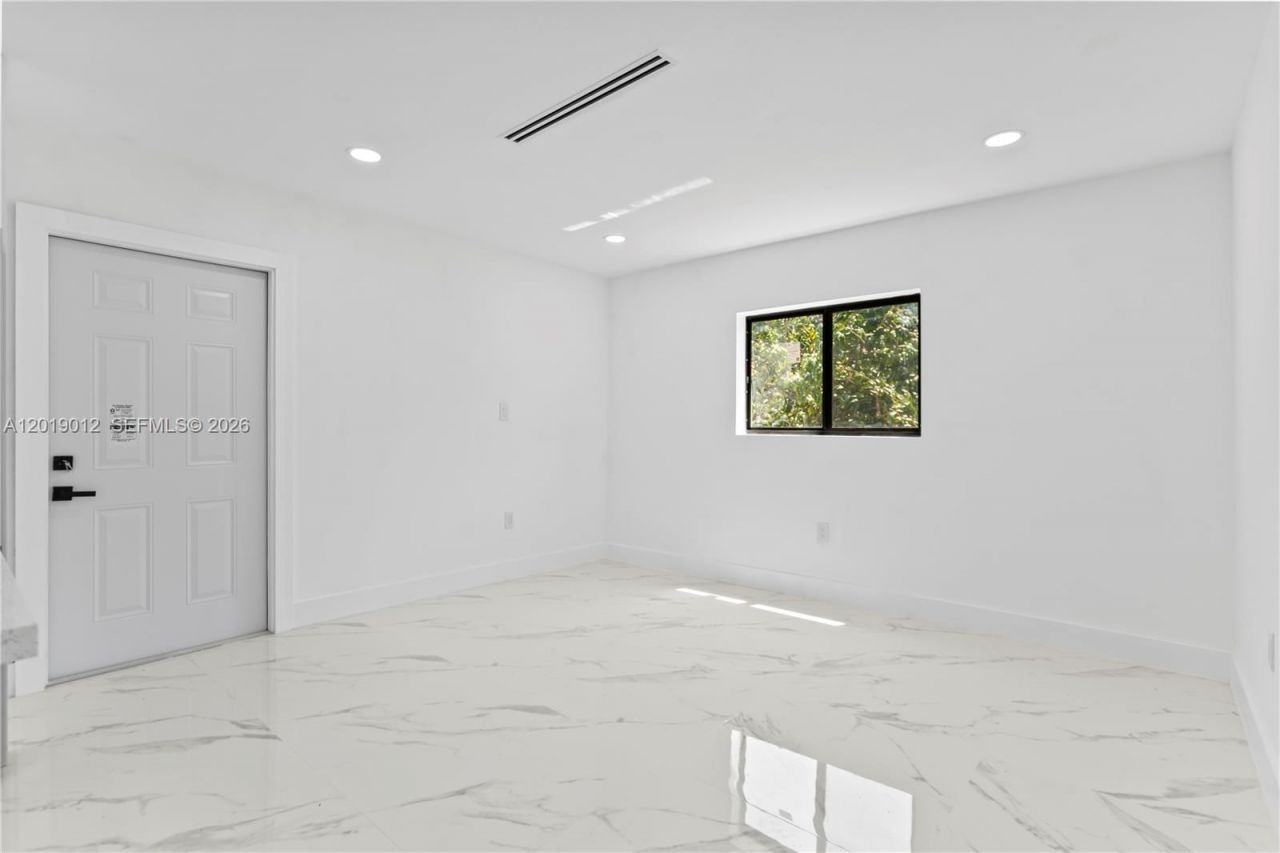 12035 SW 214th Ter, Miami, FL 33177 Photo