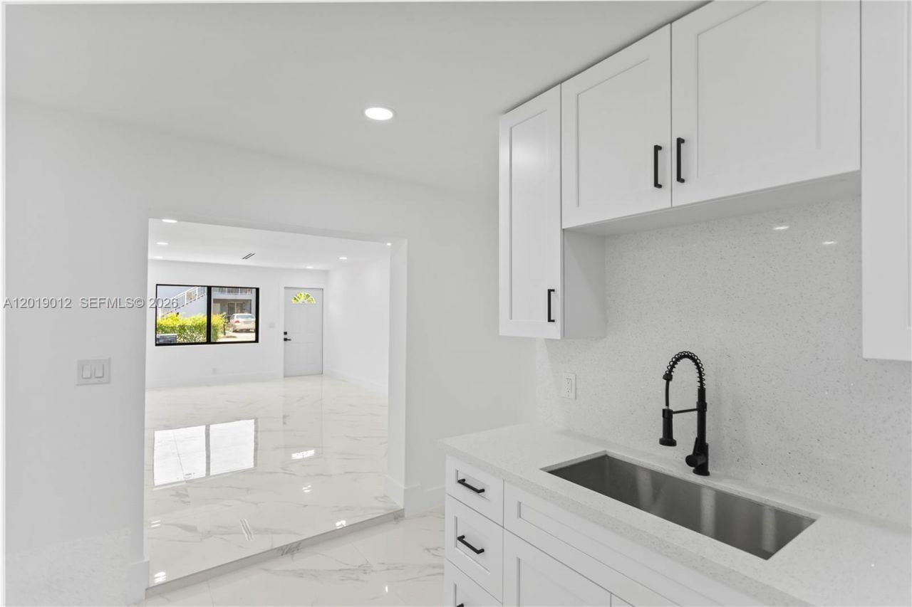 12035 SW 214th Ter, Miami, FL 33177 Photo
