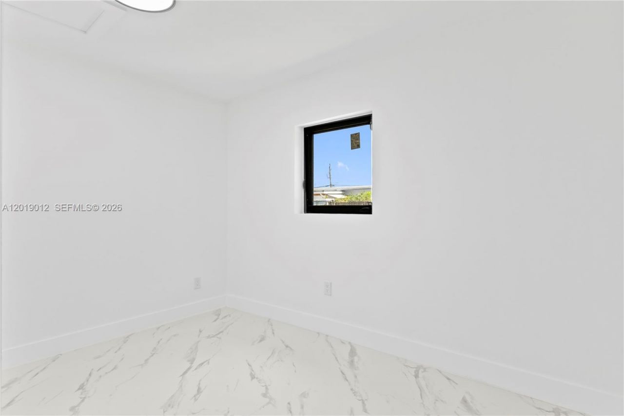 12035 SW 214th Ter, Miami, FL 33177 Photo