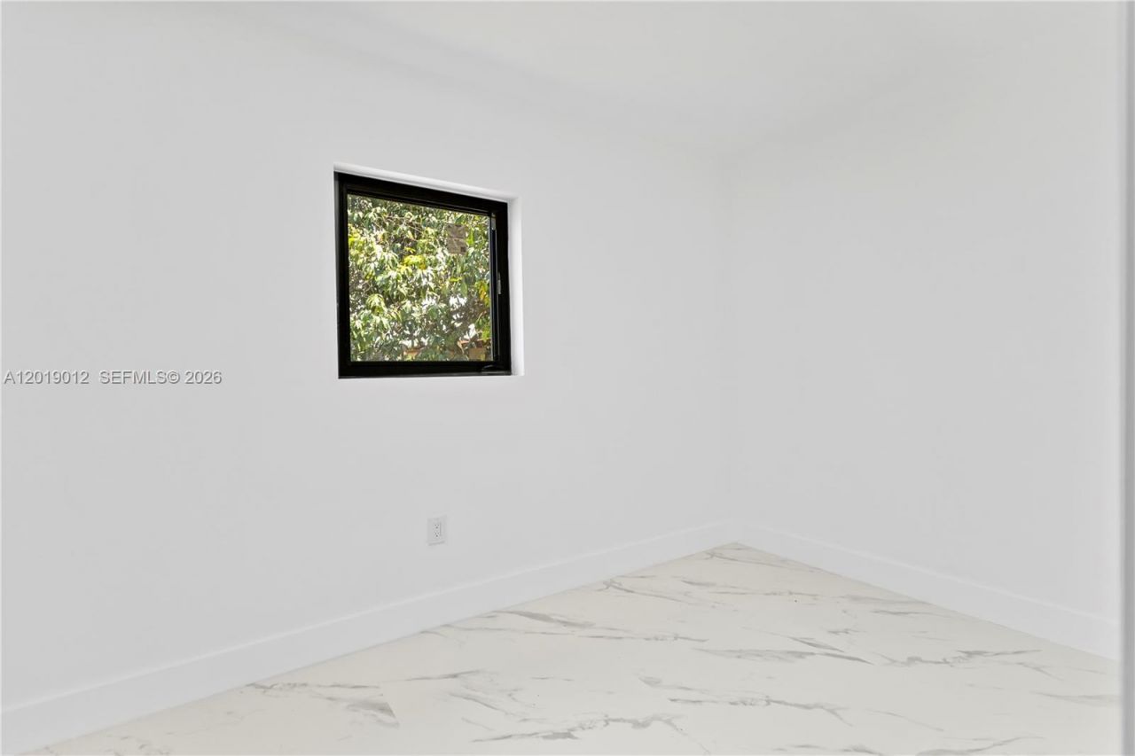 12035 SW 214th Ter, Miami, FL 33177 Photo