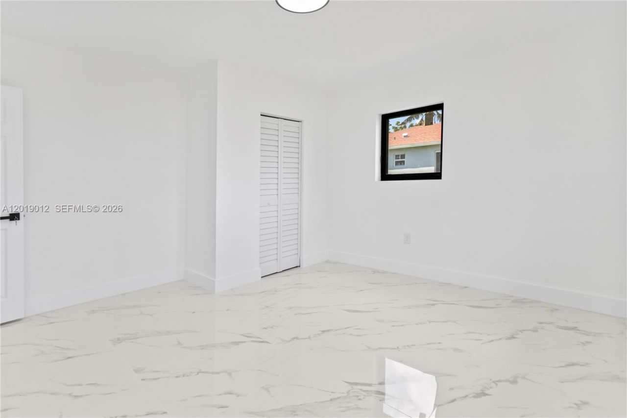 12035 SW 214th Ter, Miami, FL 33177 Photo