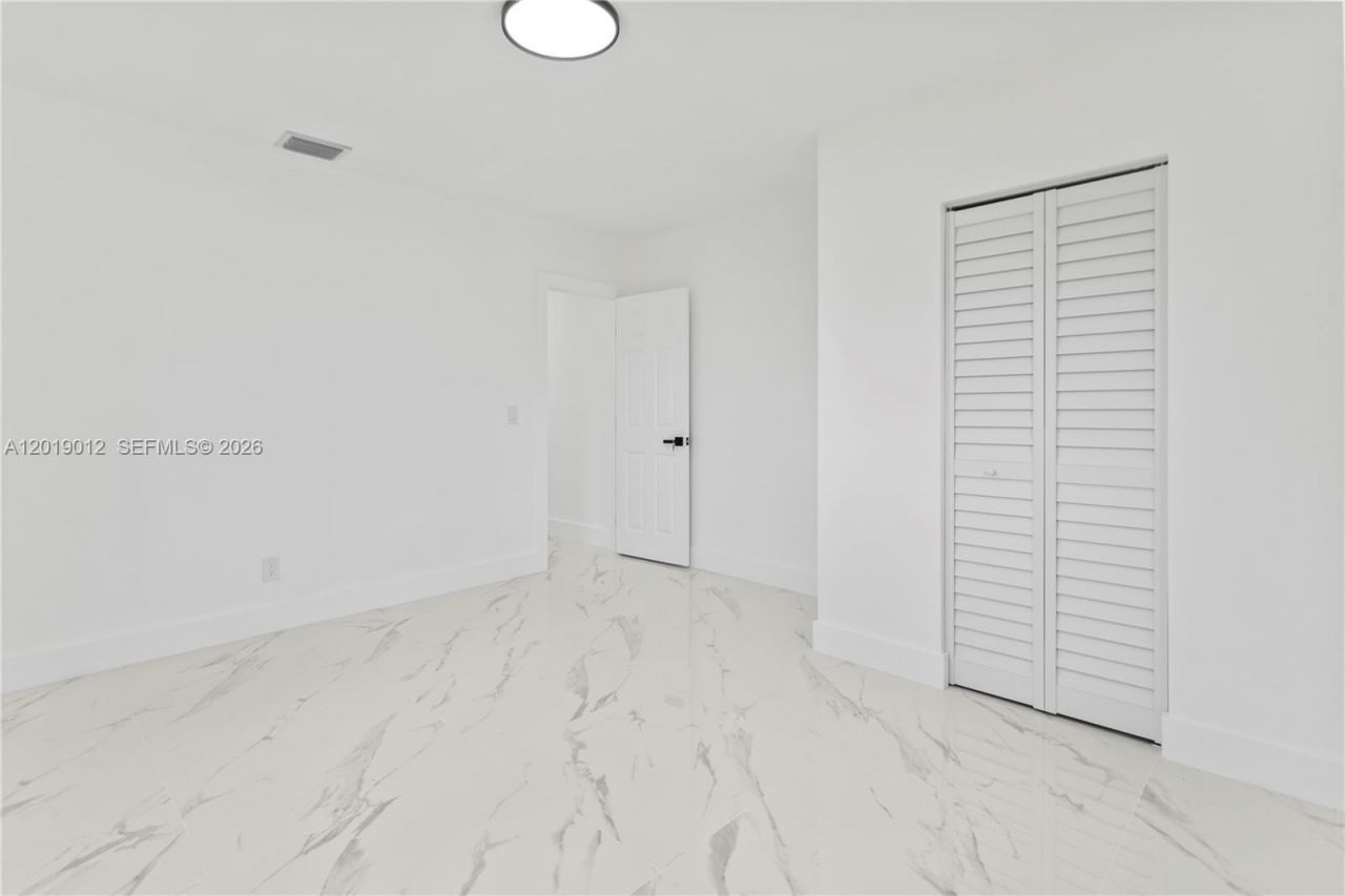 12035 SW 214th Ter, Miami, FL 33177 Photo