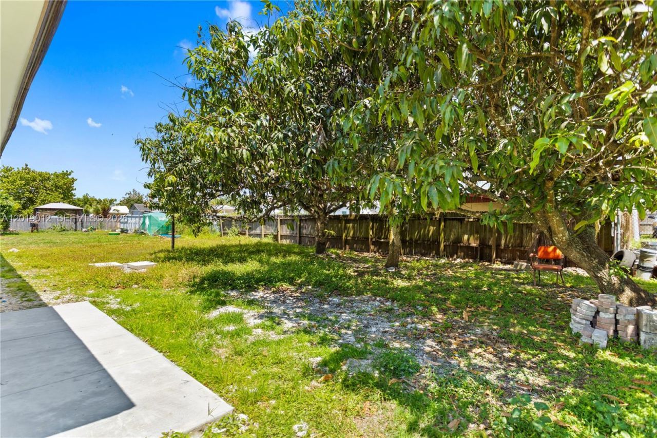 12035 SW 214th Ter, Miami, FL 33177 Photo