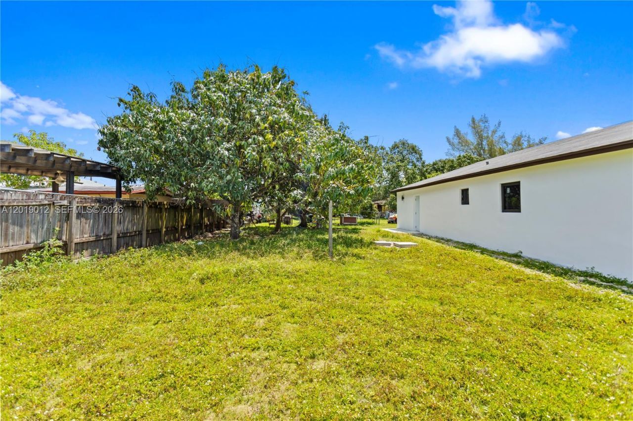 12035 SW 214th Ter, Miami, FL 33177 Photo