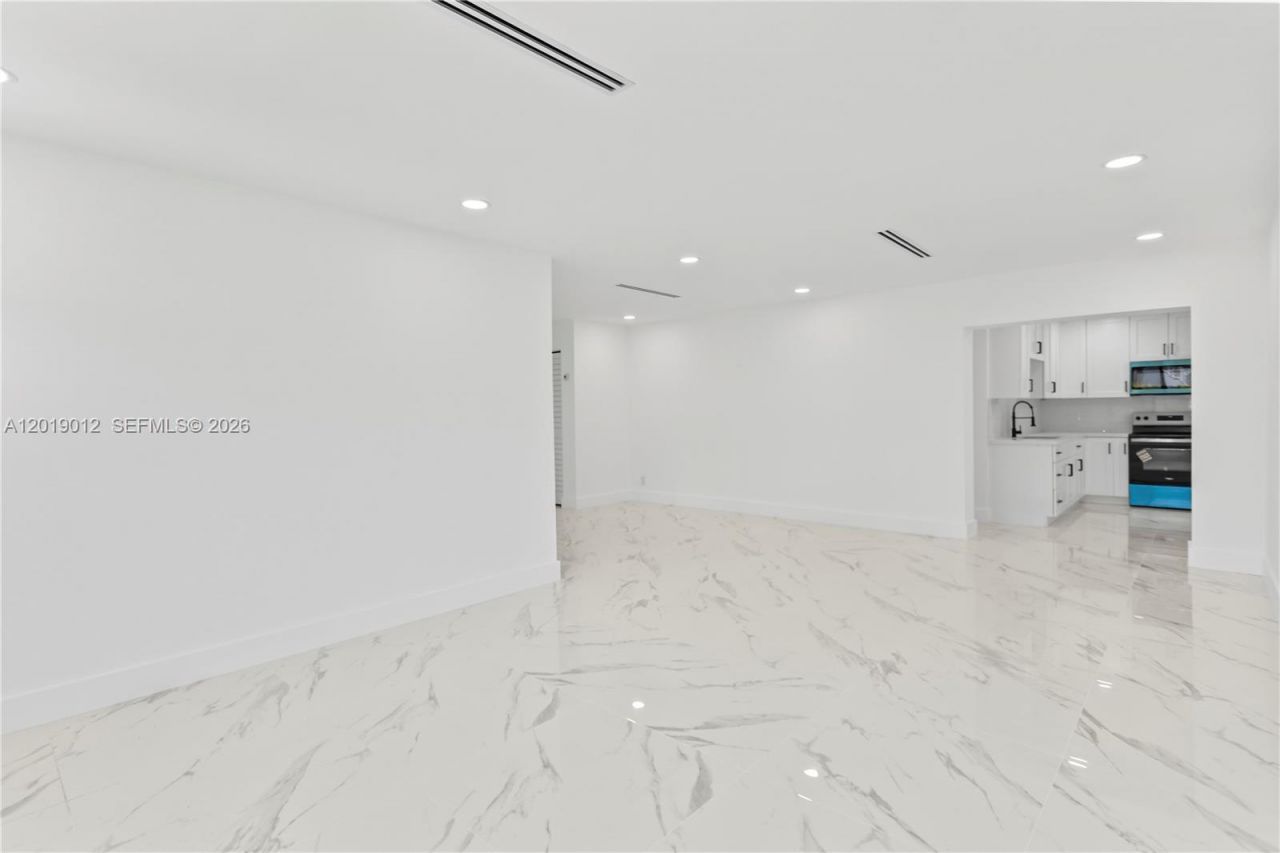 12035 SW 214th Ter, Miami, FL 33177 Photo