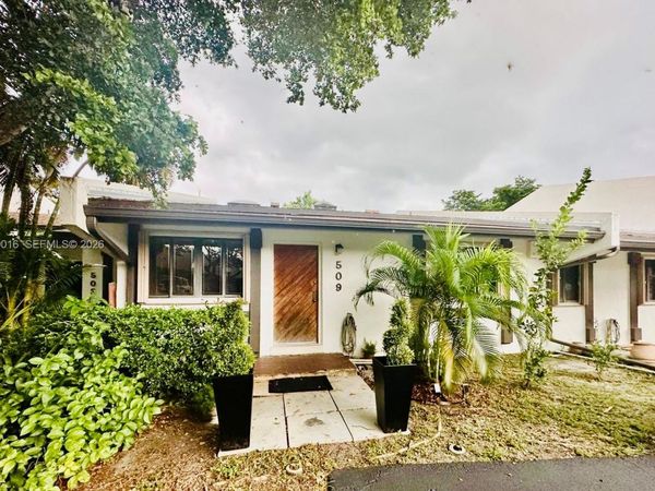 509 NE 199th Ln , Unit 3A, Miami, FL 33179