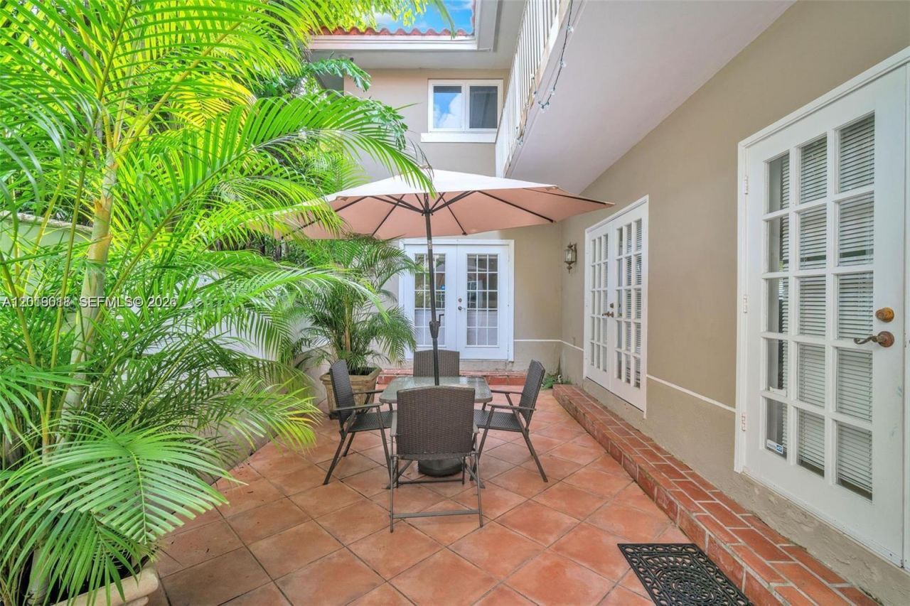 1543 Dorado Ave , Coral Gables, FL 33146 Photo