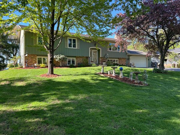 630 Tyrol Lane, Shakopee, MN 55379