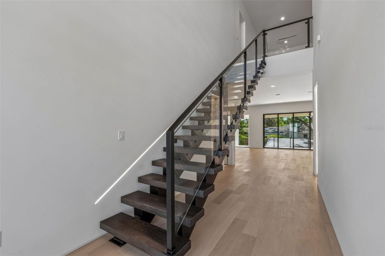 206 S Treasure Drive, Tampa, FL 33609 Photo