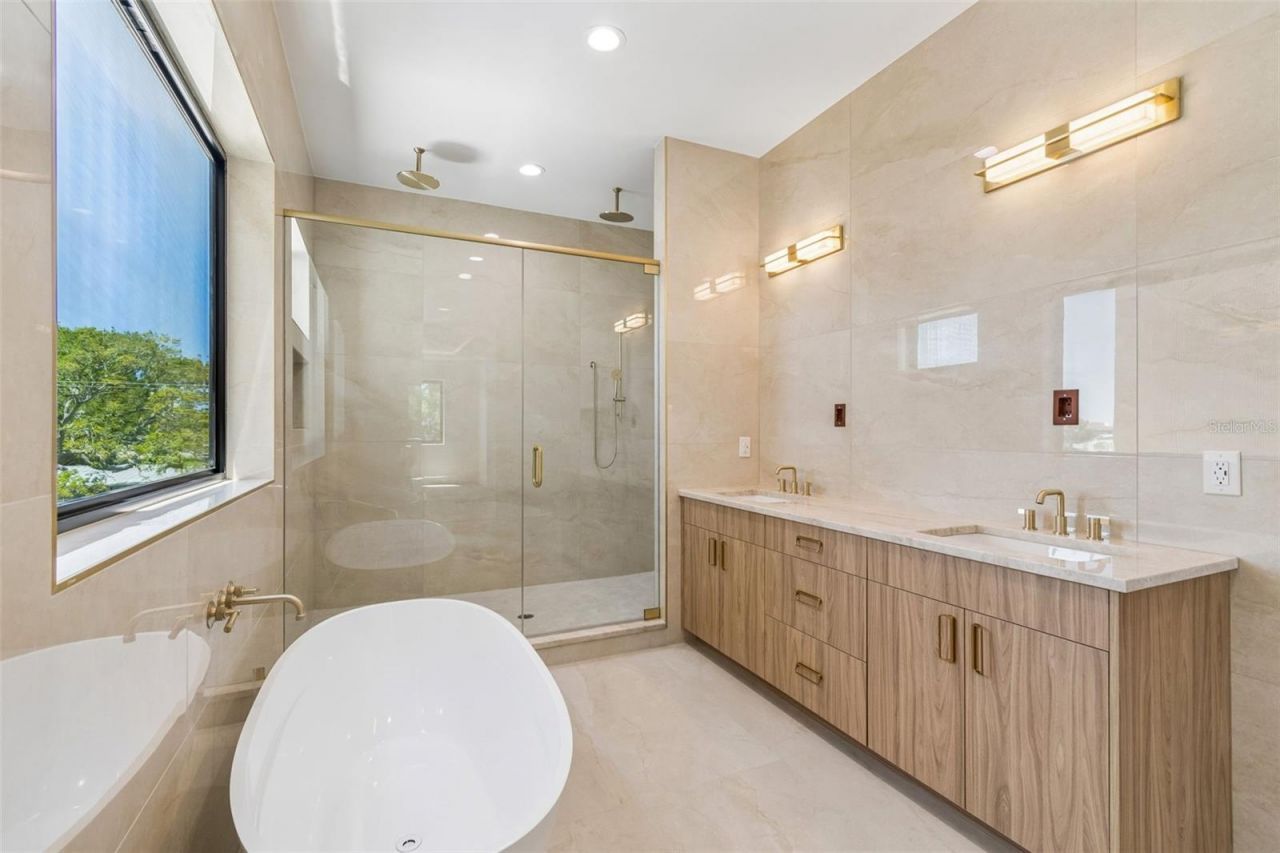 206 S Treasure Drive, Tampa, FL 33609 Photo