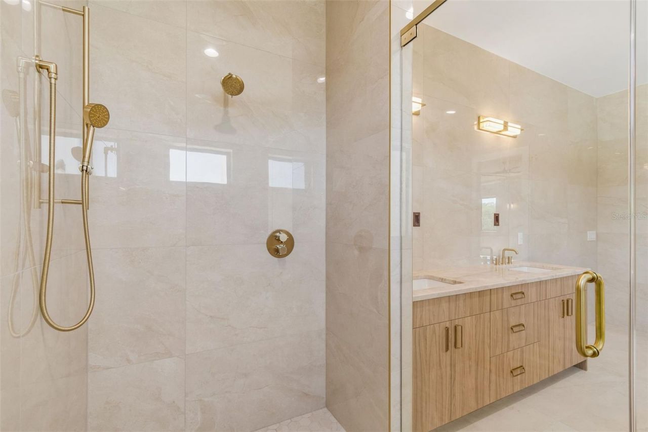 206 S Treasure Drive, Tampa, FL 33609 Photo