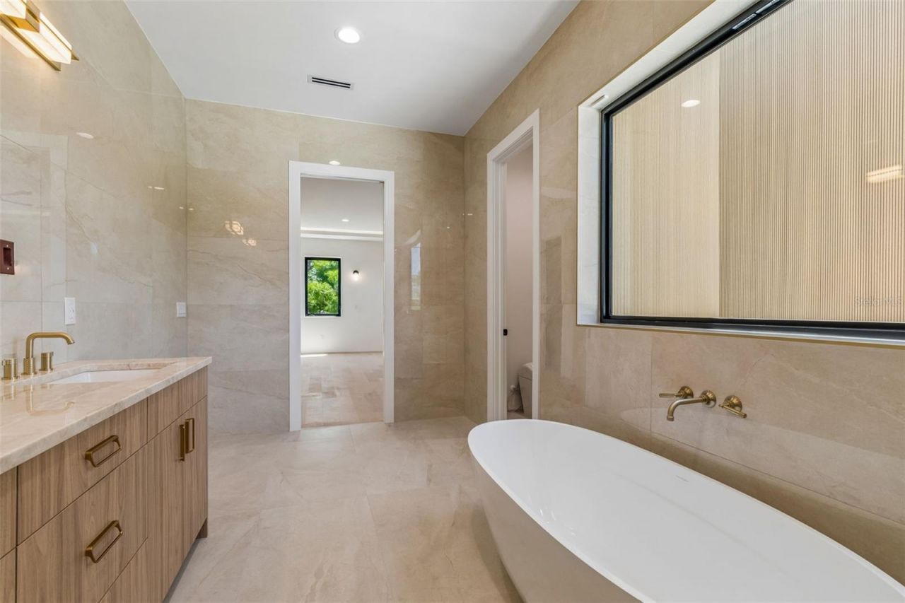 206 S Treasure Drive, Tampa, FL 33609 Photo