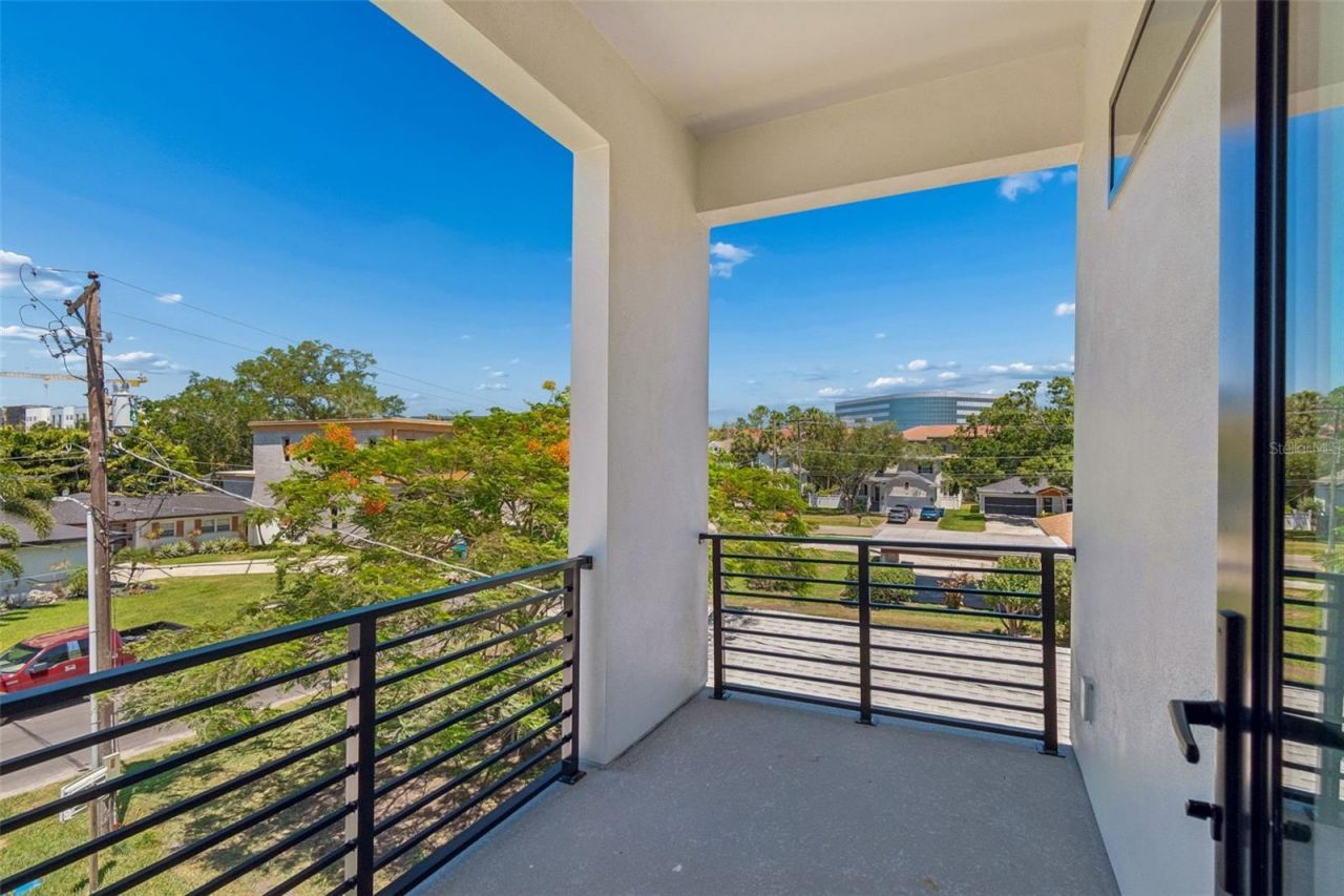 206 S Treasure Drive, Tampa, FL 33609 Photo